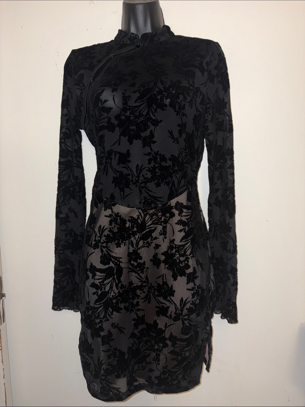 Black Floral Velvet Burnout Long-Sleeve Dress